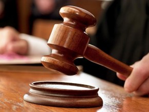 В САЩ арестуваха служител заради отказ да регистрира гей брак